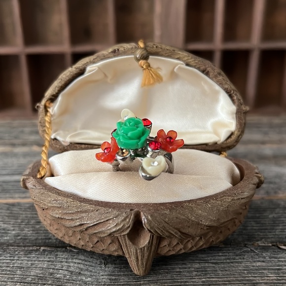 🌸Beautiful Whimsical Ring - Picture 3 of 10